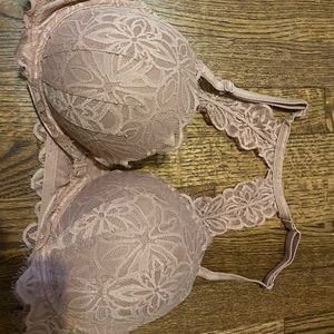 VS lace bra with the CUTEST back